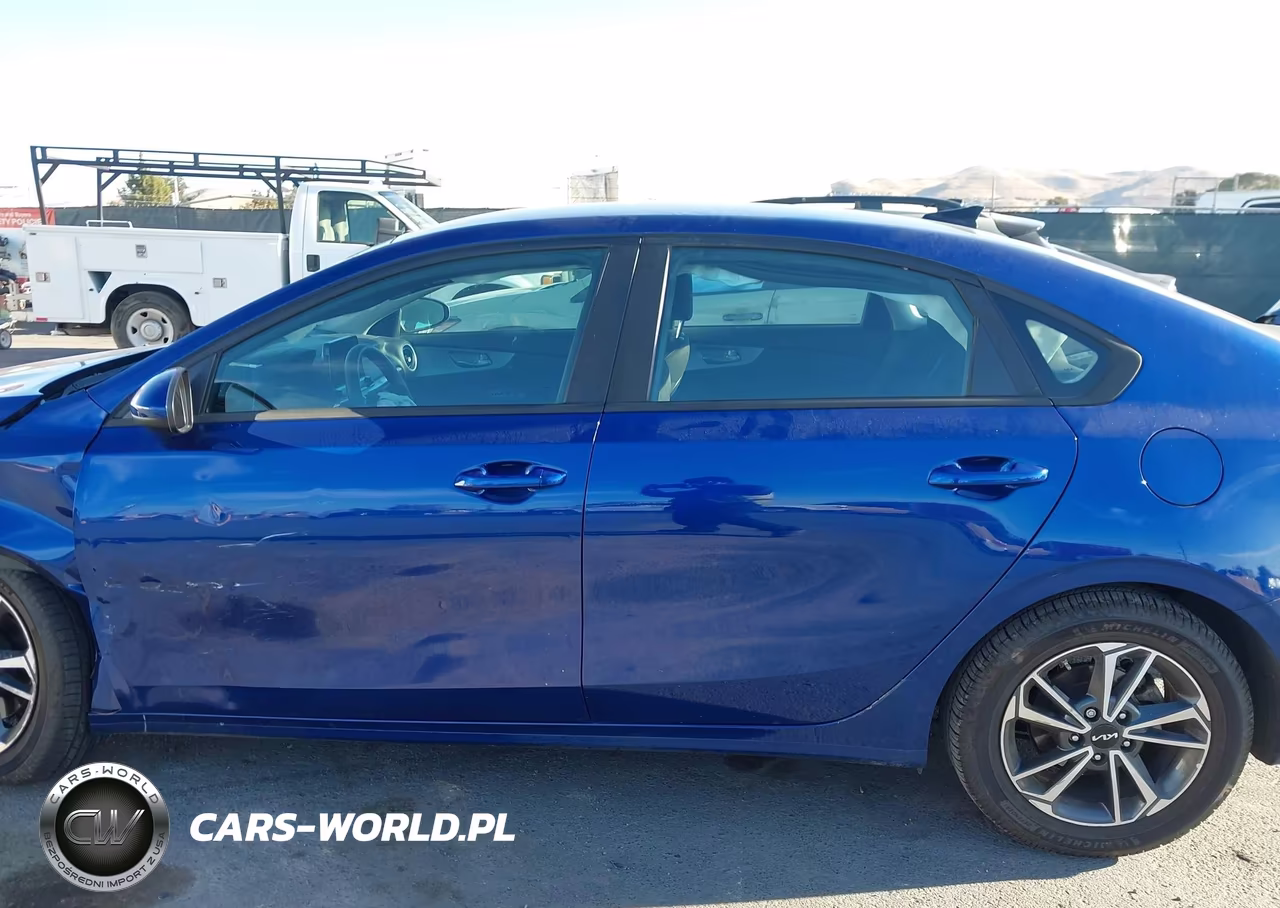 2023 Kia Forte Lxs VIN:3KPF24AD4PE555015 - 16