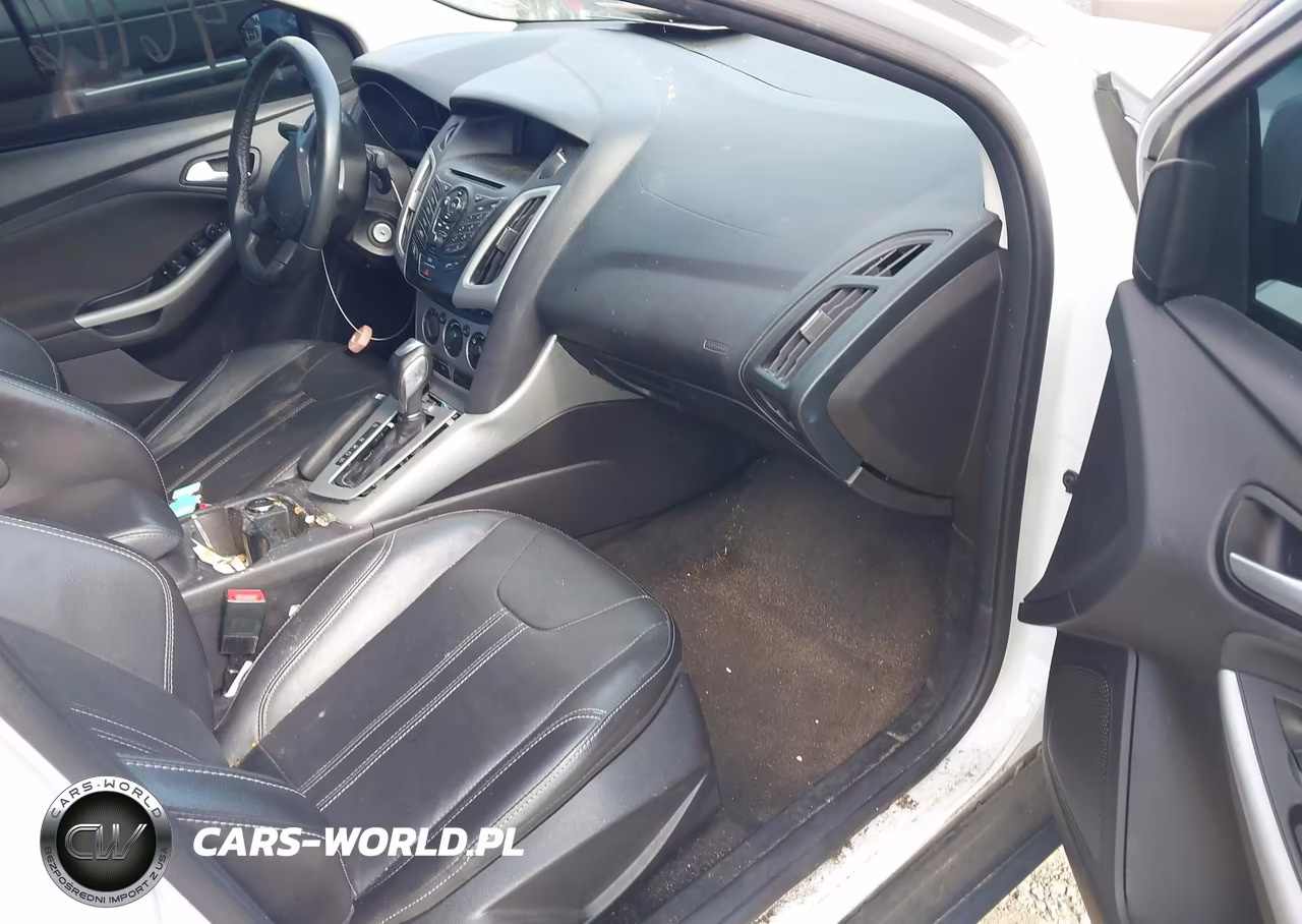2014 Ford Focus Se VIN:1FADP3F26EL330941 - 5