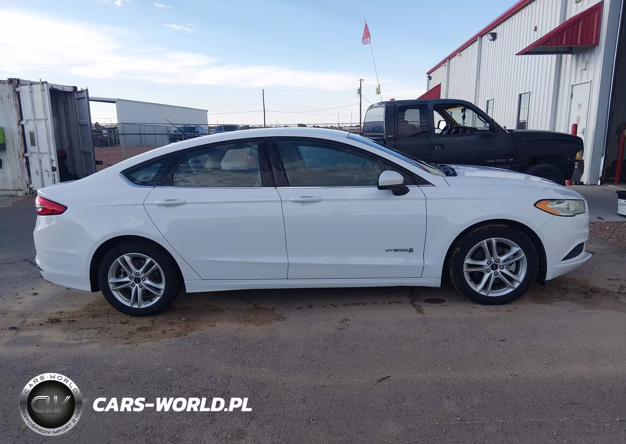 2018 Ford Fusion Hybrid S VIN:3FA6P0UU3JR273699 - 13