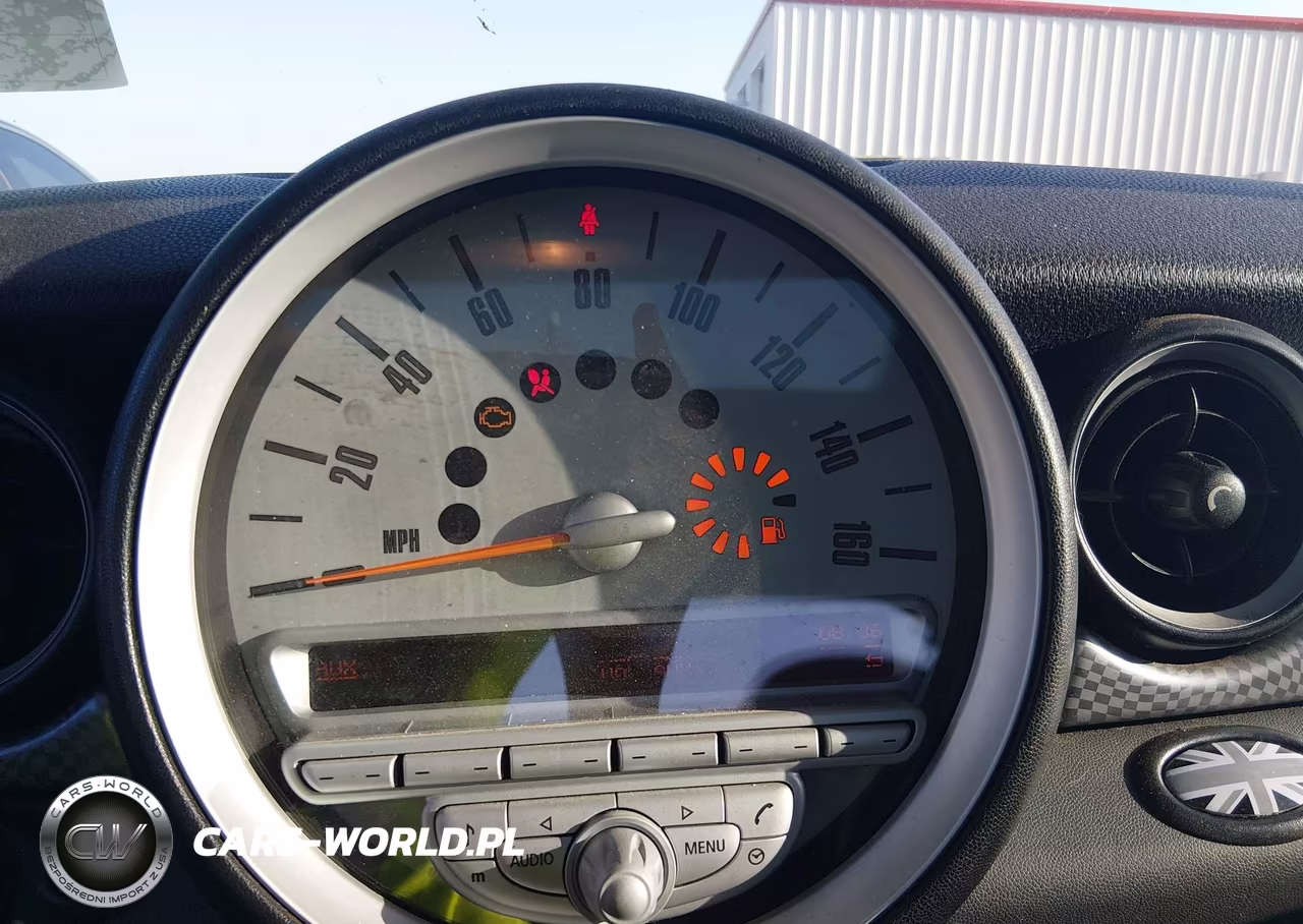 2009 Mini Cooper S VIN:WMWMF73549TW86987 - 7