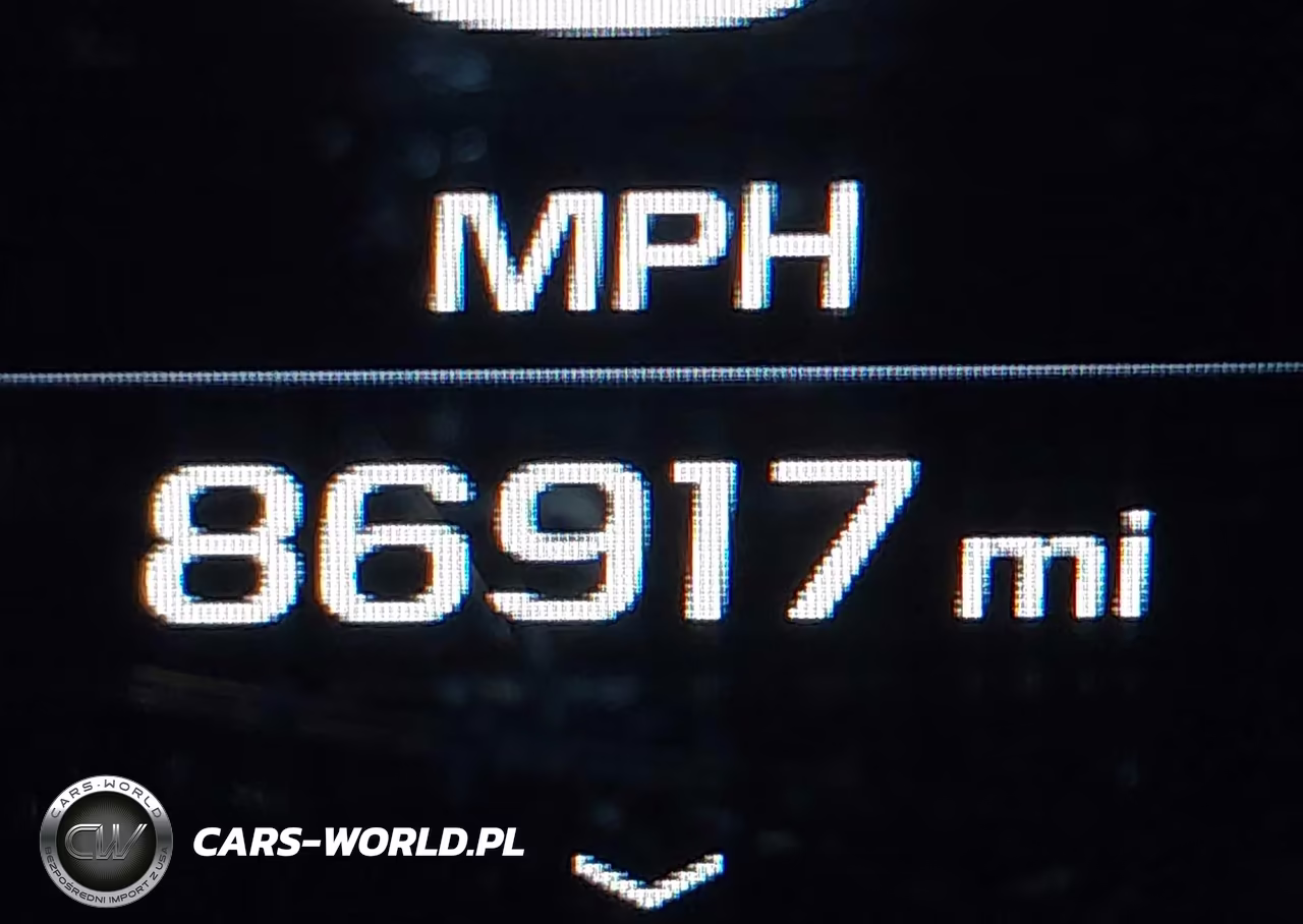 2017 Chevrolet Suburban Premier VIN:1GNSKJKC2HR406649 - 16