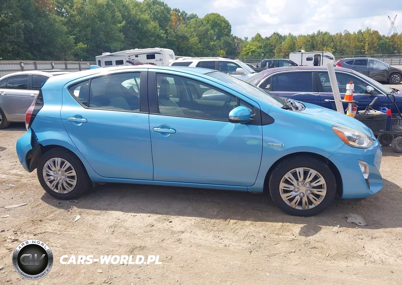 2016 Toyota Prius C One VIN:JTDKDTB39G1122382 - 13