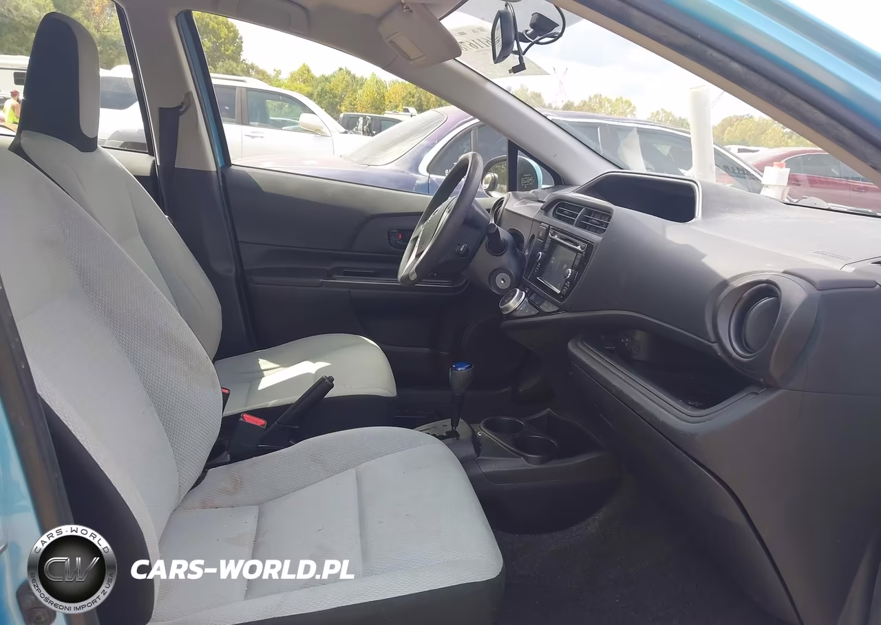 2016 Toyota Prius C One VIN:JTDKDTB39G1122382 - 5