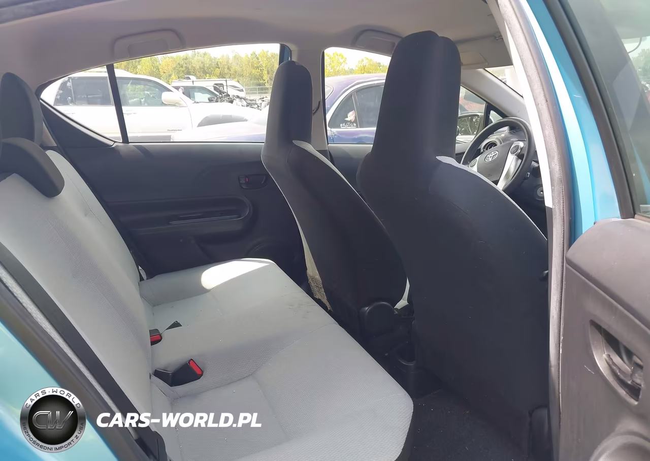 2016 Toyota Prius C One VIN:JTDKDTB39G1122382 - 8