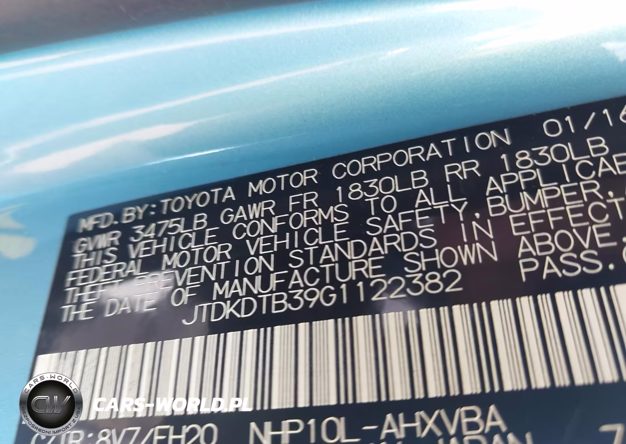 2016 Toyota Prius C One VIN:JTDKDTB39G1122382 - 9