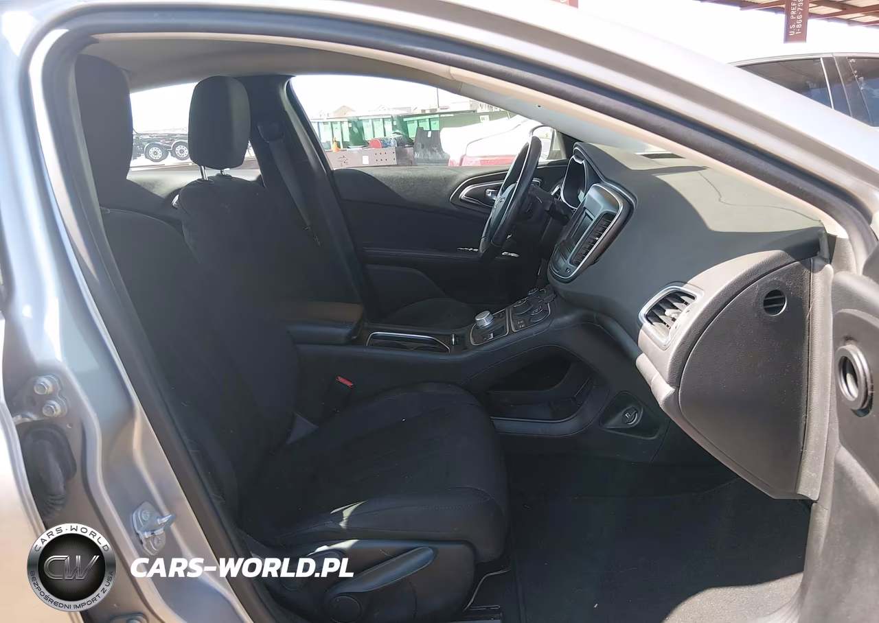 2015 Chrysler 200 Limited VIN:1C3CCCAB8FN692854 - 5