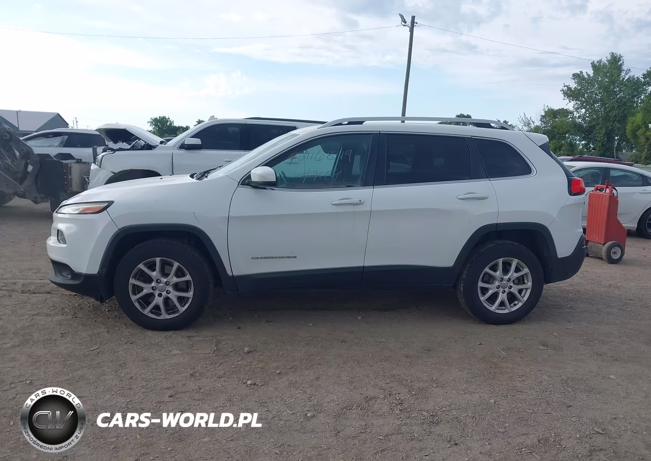 2016 Jeep Cherokee Latitude VIN:1C4PJMCS8GW283612 - 14