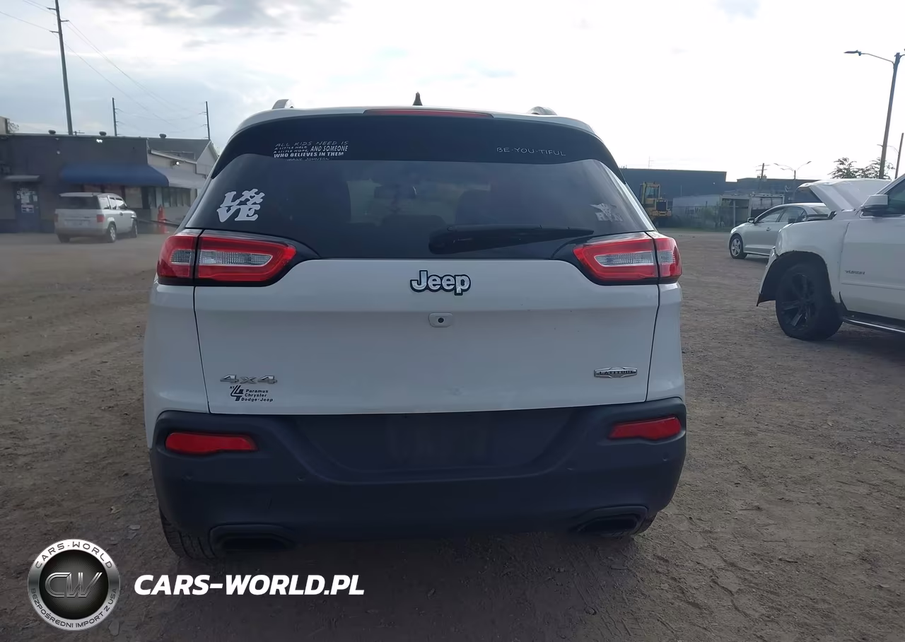 2016 Jeep Cherokee Latitude VIN:1C4PJMCS8GW283612 - 16