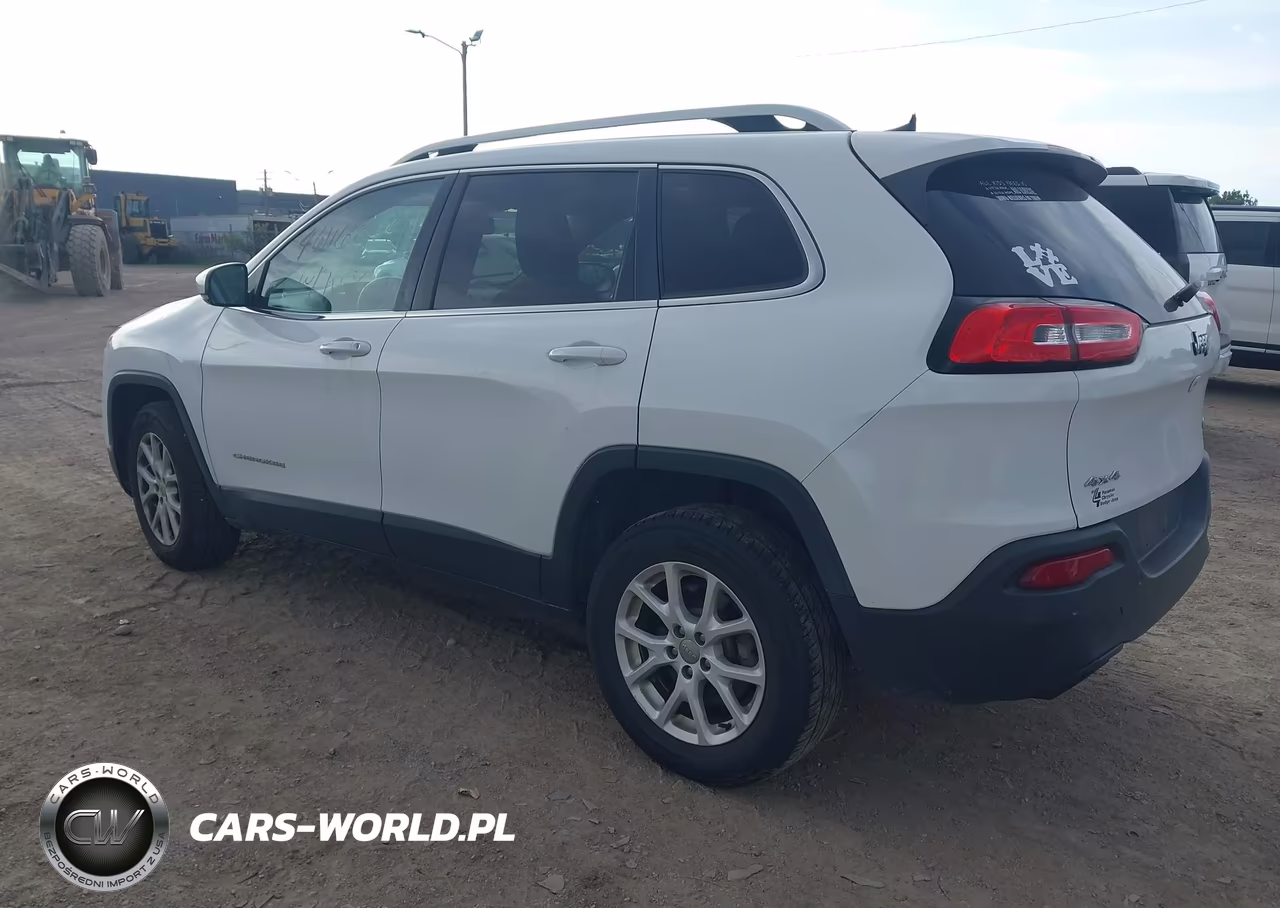 2016 Jeep Cherokee Latitude VIN:1C4PJMCS8GW283612 - 3