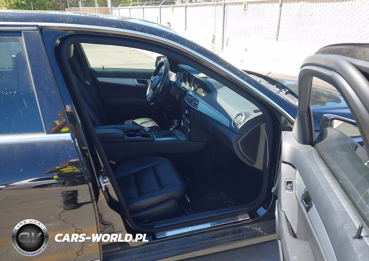 2014 Mercedes-Benz C 250 Sport VIN:WDDGF4HB4EA945910 - 5