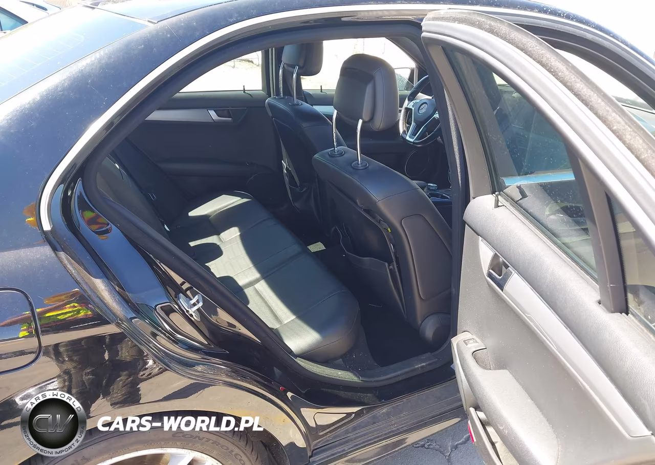 2014 Mercedes-Benz C 250 Sport VIN:WDDGF4HB4EA945910 - 8