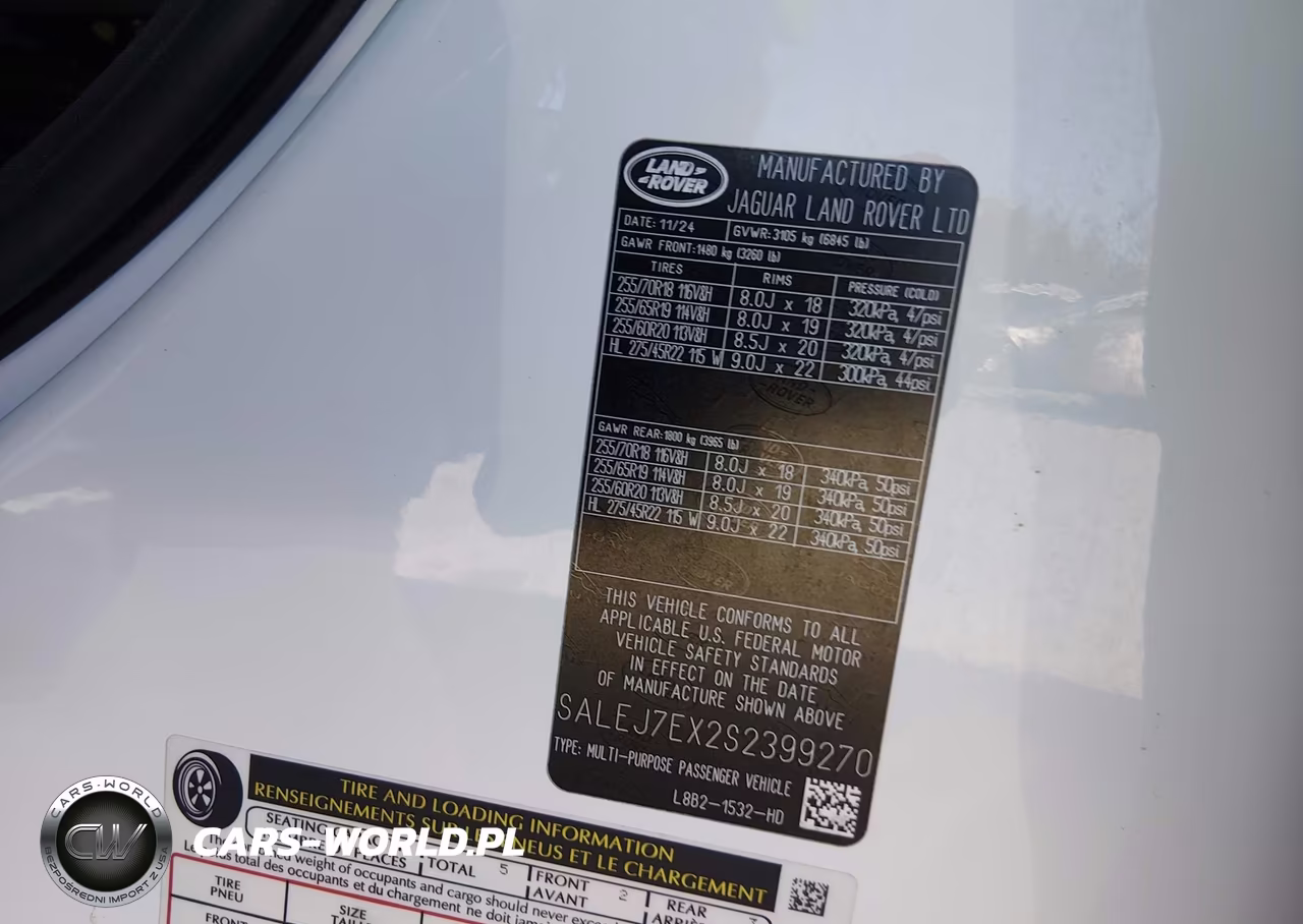 2025 Land Rover Defender 110 P300 VIN:SALEJ7EX2S2399270 - 9