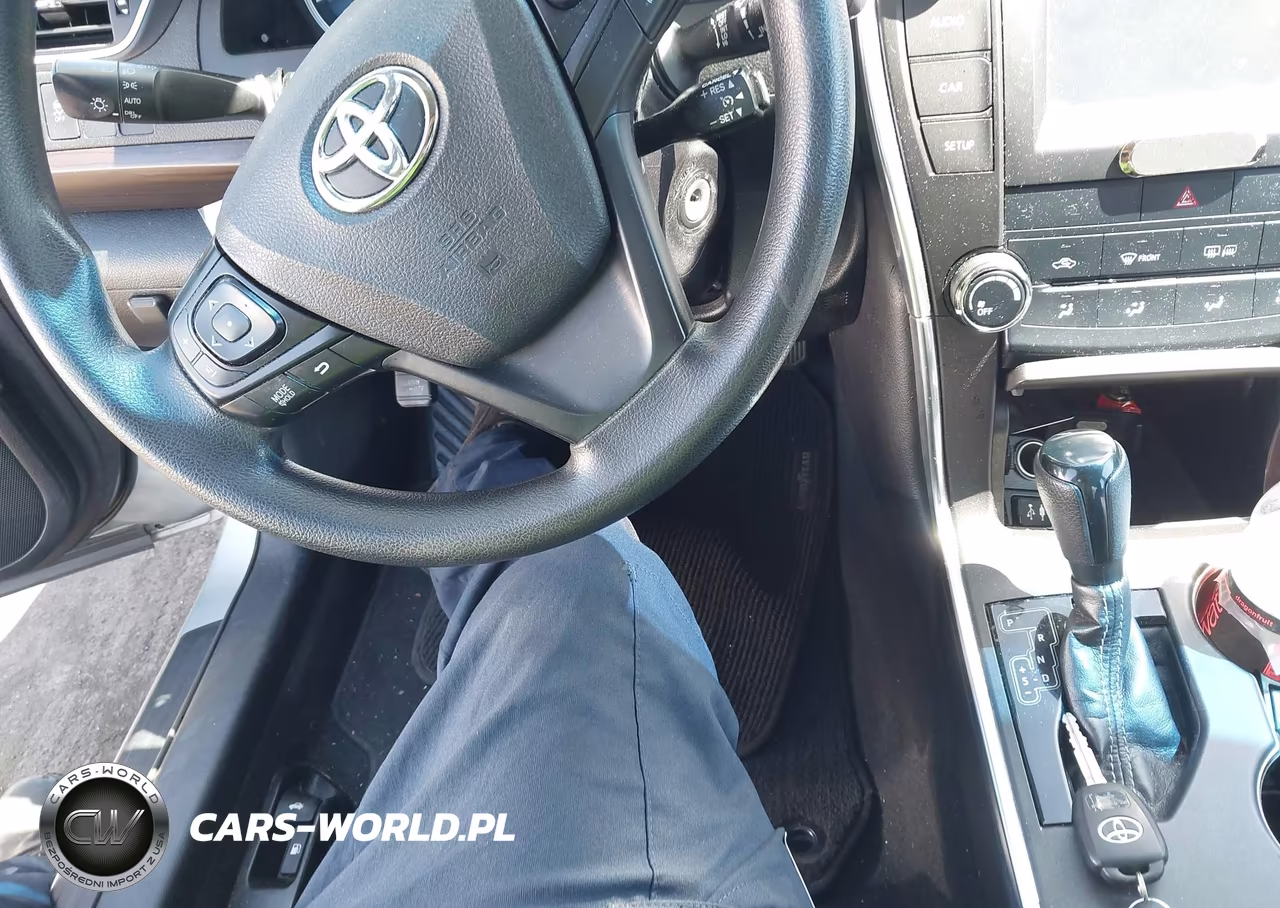 2017 Toyota Camry Le VIN:4T1BF1FK9HU285965 - 11