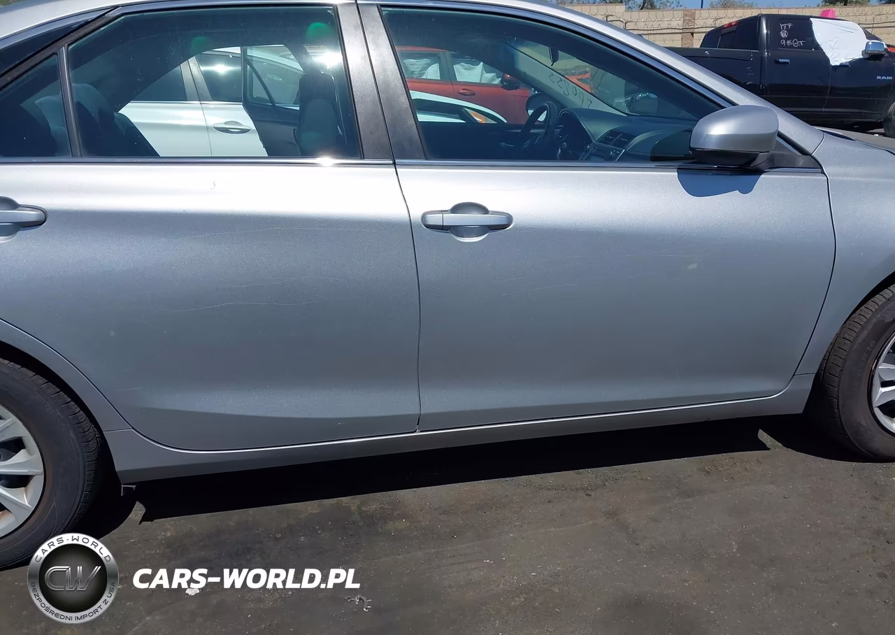2017 Toyota Camry Le VIN:4T1BF1FK9HU285965 - 18