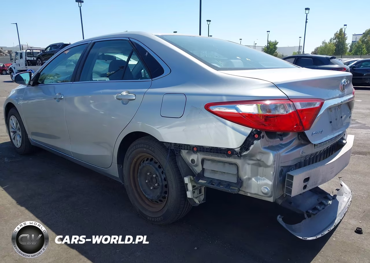 2017 Toyota Camry Le VIN:4T1BF1FK9HU285965 - 3