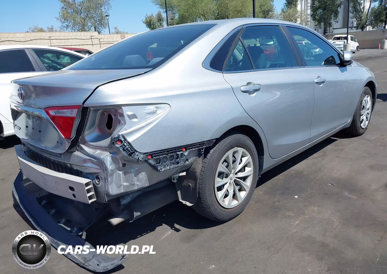 2017 Toyota Camry Le VIN:4T1BF1FK9HU285965 - 4