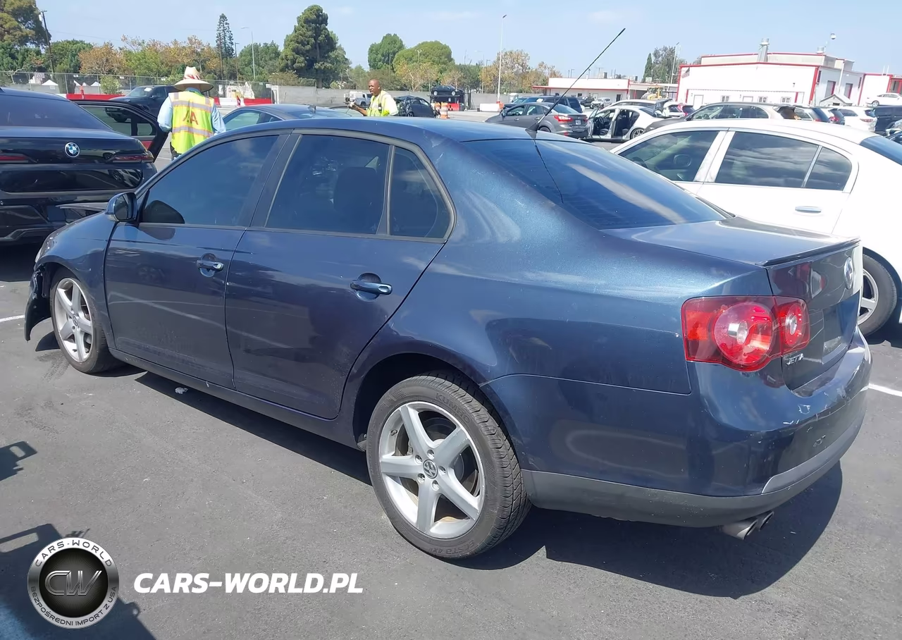 2010 Volkswagen Jetta Limited Edition VIN:3VWAZ7AJ2AM107640 - 3