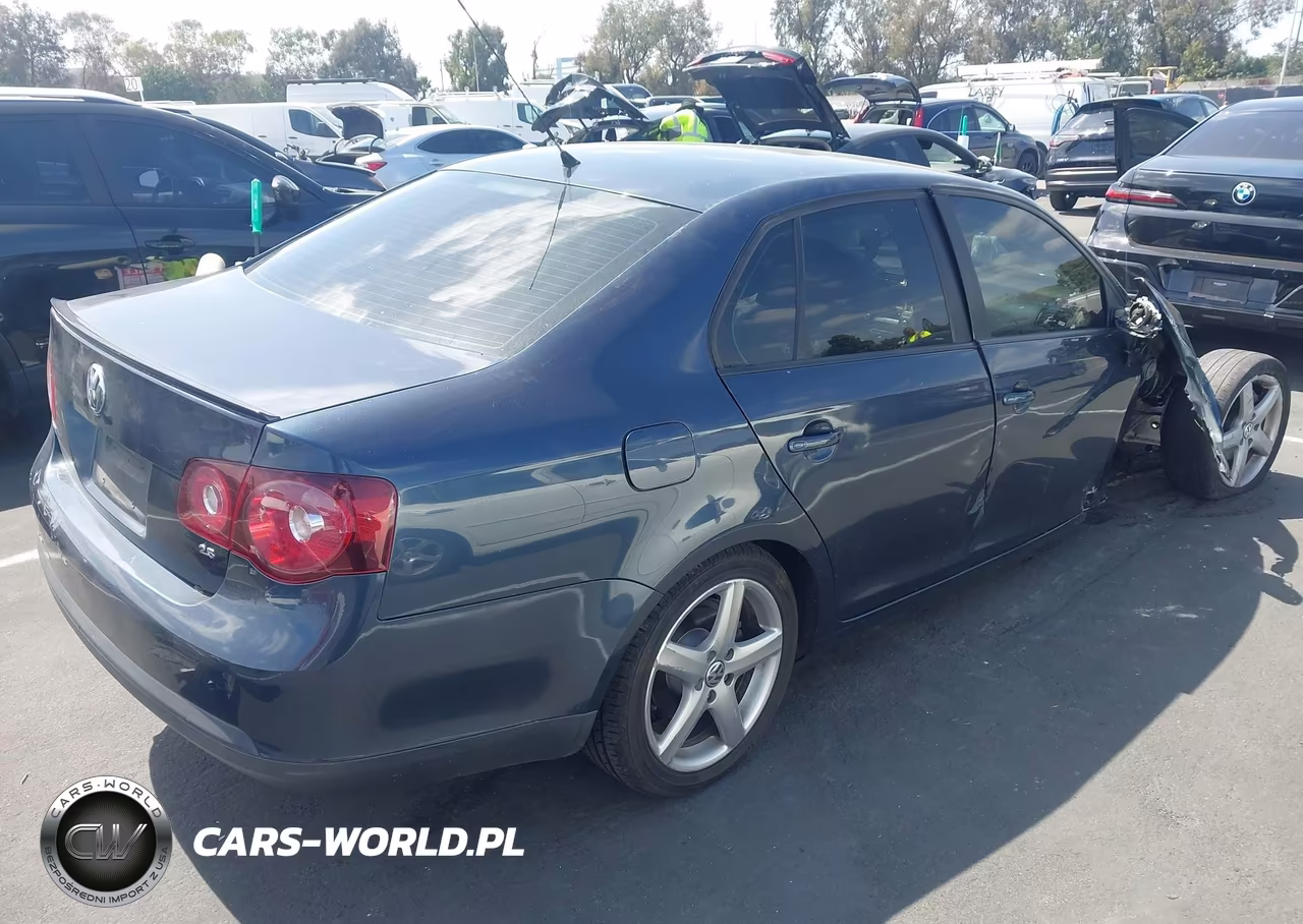 2010 Volkswagen Jetta Limited Edition VIN:3VWAZ7AJ2AM107640 - 4