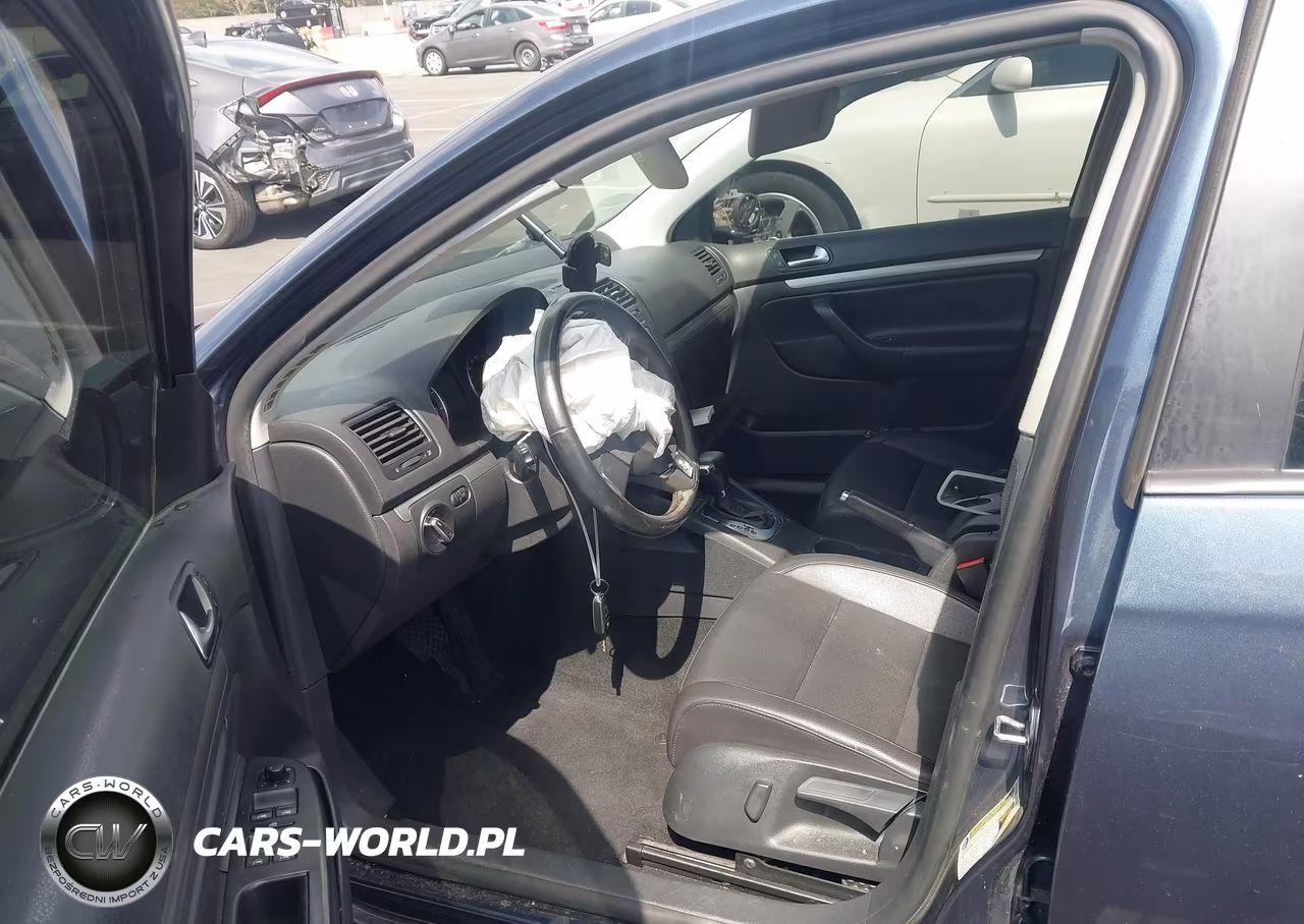 2010 Volkswagen Jetta Limited Edition VIN:3VWAZ7AJ2AM107640 - 5