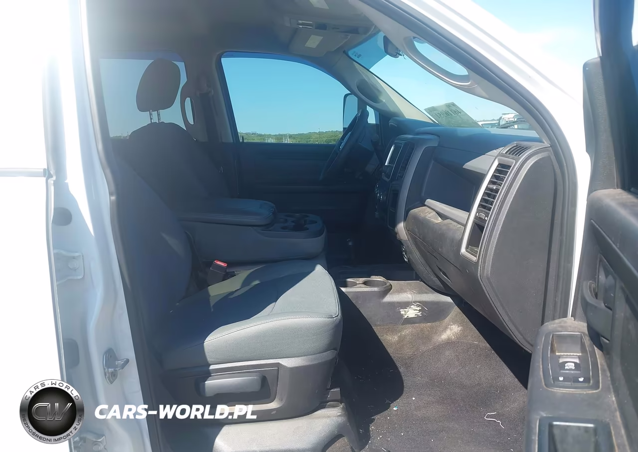2017 Ram 2500 Tradesman 4X4 6'4 Box VIN:3C6UR5CL4HG662981 - 5