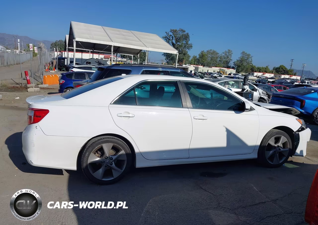 2014 Toyota Camry Se Sport VIN:4T1BF1FK9EU334058 - 13