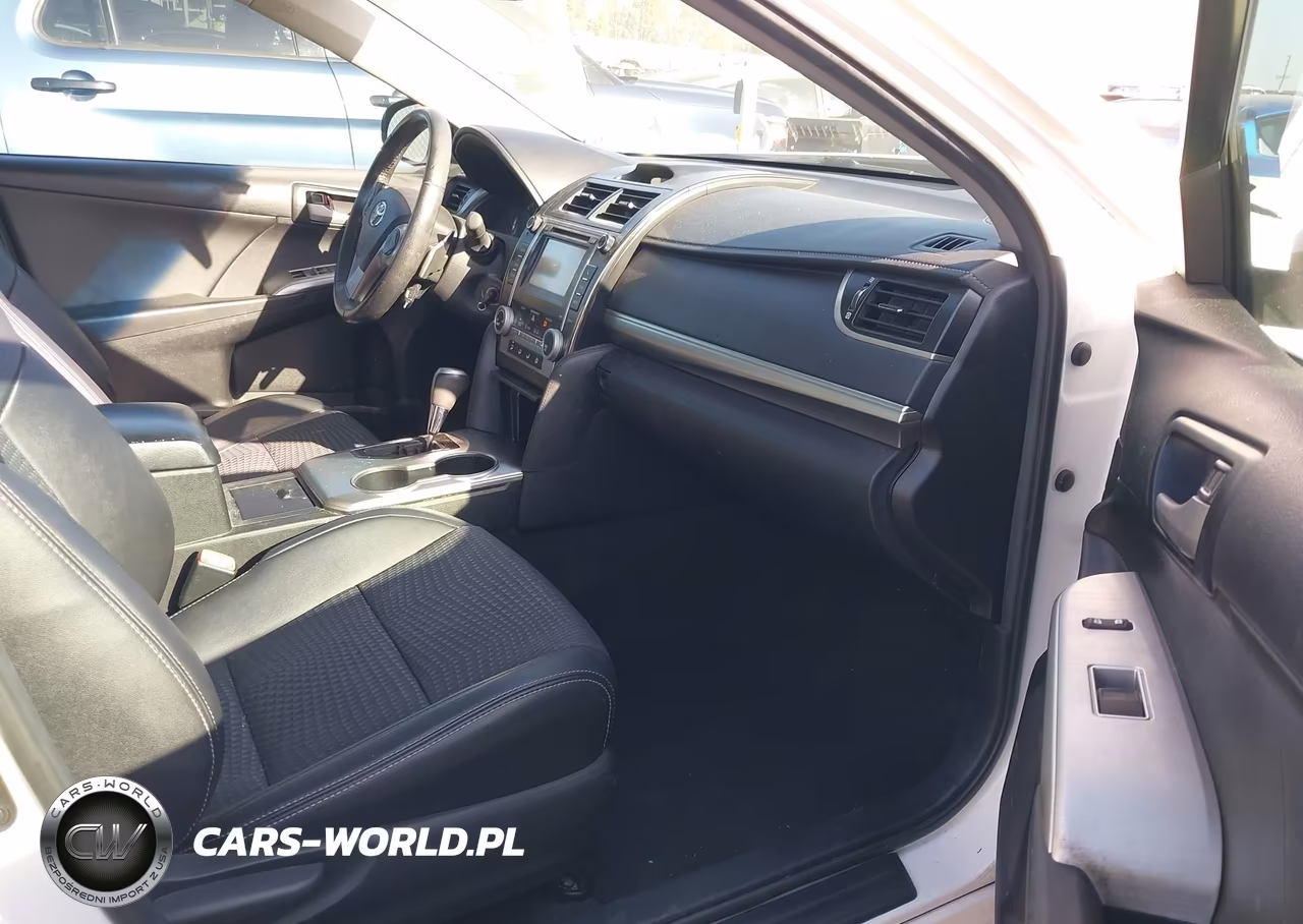 2014 Toyota Camry Se Sport VIN:4T1BF1FK9EU334058 - 5