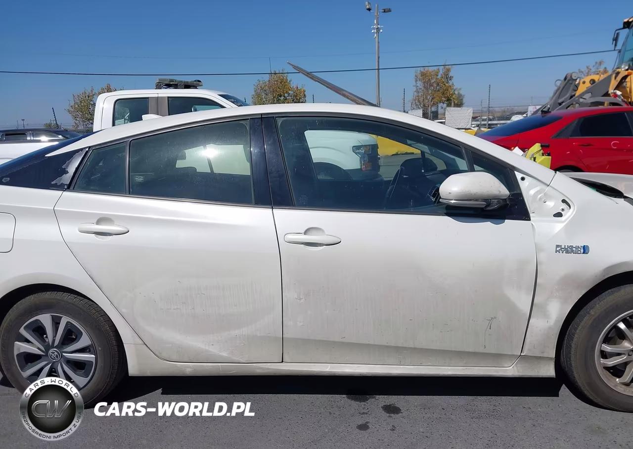 2018 Toyota Prius Prime Plus VIN:JTDKARFP6J3076725 - 14