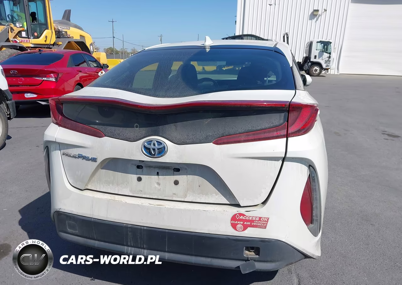 2018 Toyota Prius Prime Plus VIN:JTDKARFP6J3076725 - 17
