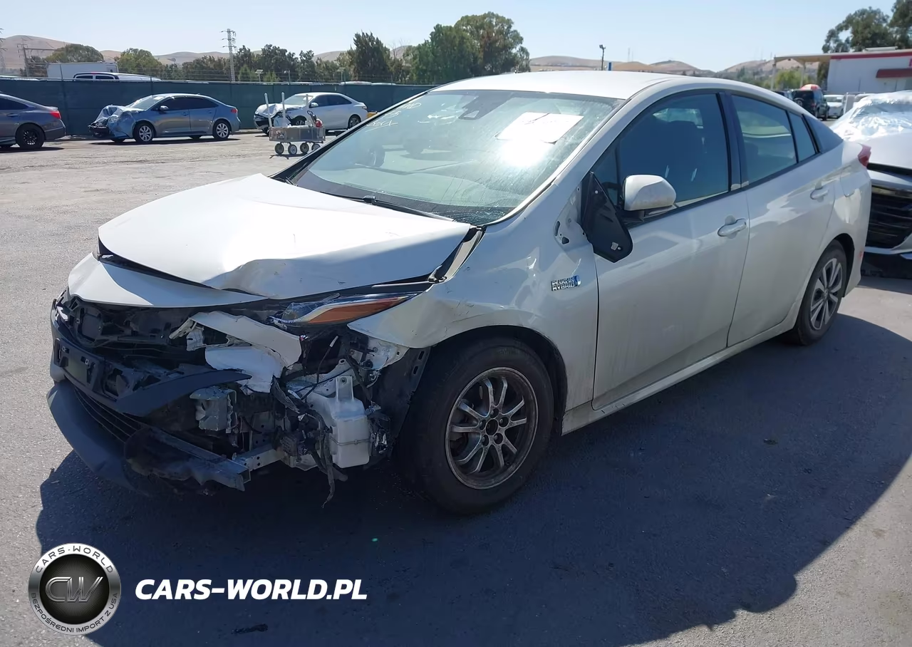 2018 Toyota Prius Prime Plus VIN:JTDKARFP6J3076725 - 2