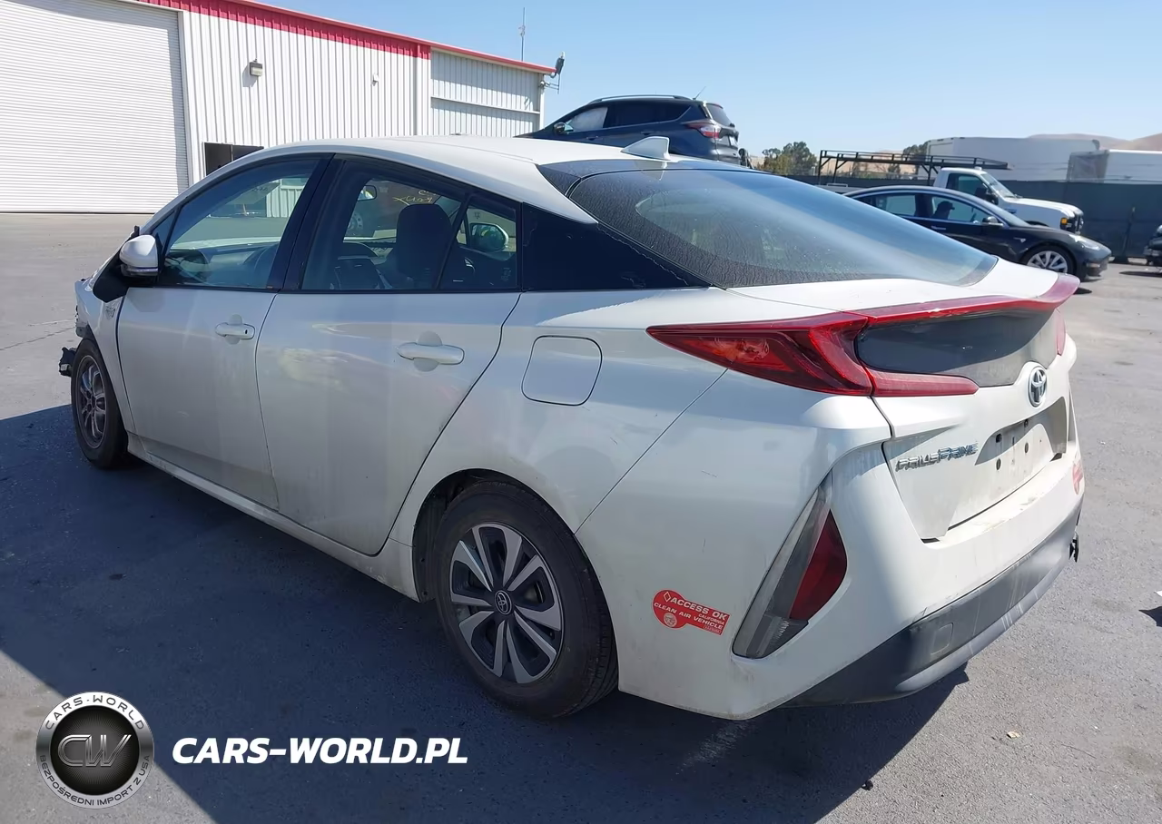 2018 Toyota Prius Prime Plus VIN:JTDKARFP6J3076725 - 3