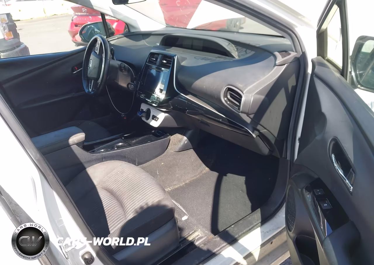 2018 Toyota Prius Prime Plus VIN:JTDKARFP6J3076725 - 5