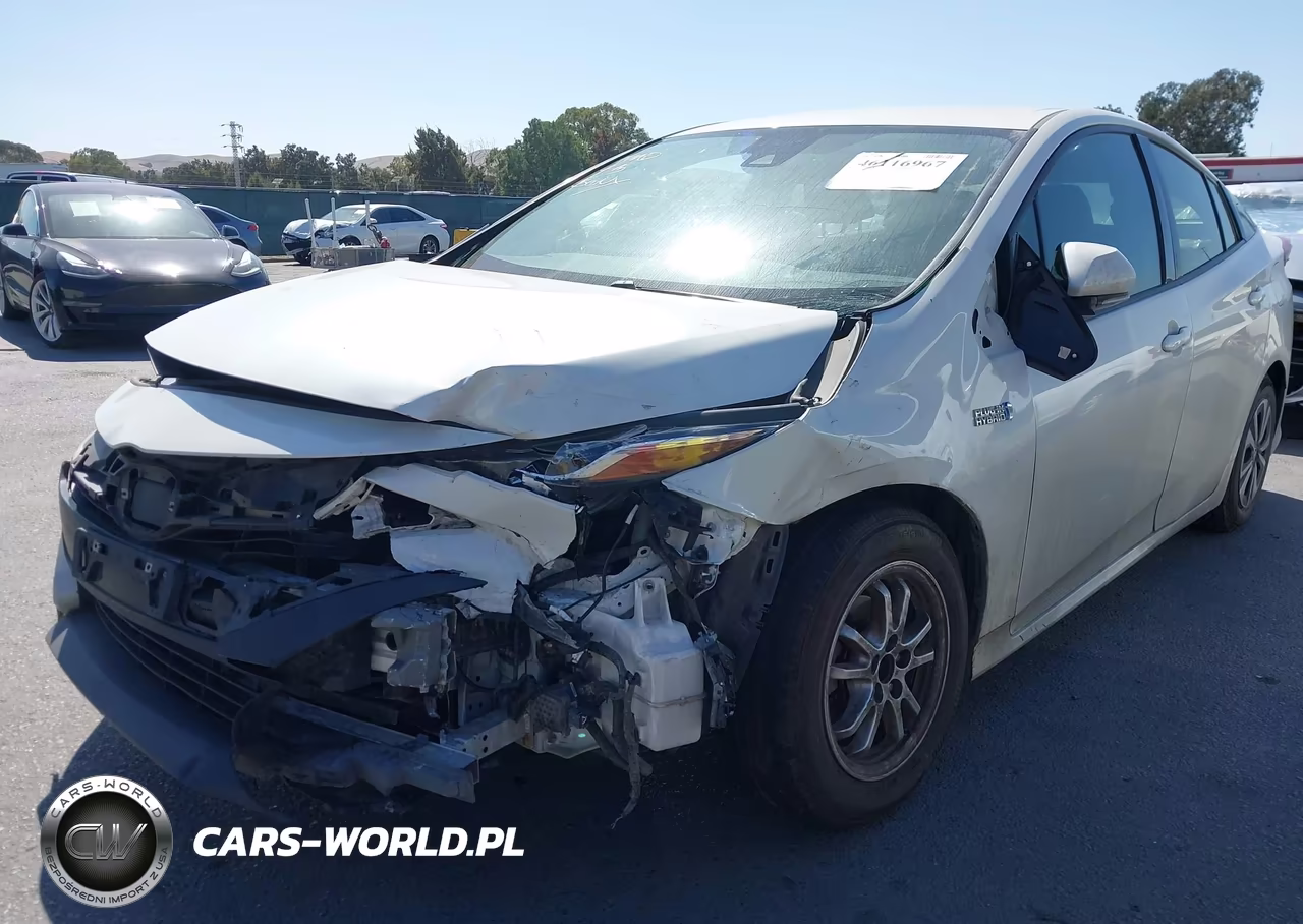 2018 Toyota Prius Prime Plus VIN:JTDKARFP6J3076725 - 6
