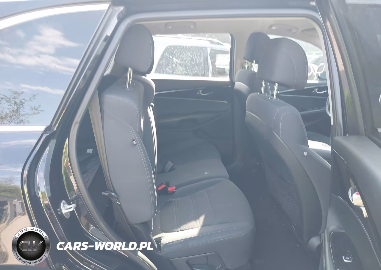 2017 Kia Sorento 2.4L Lx VIN:5XYPG4A31HG329743 - 8