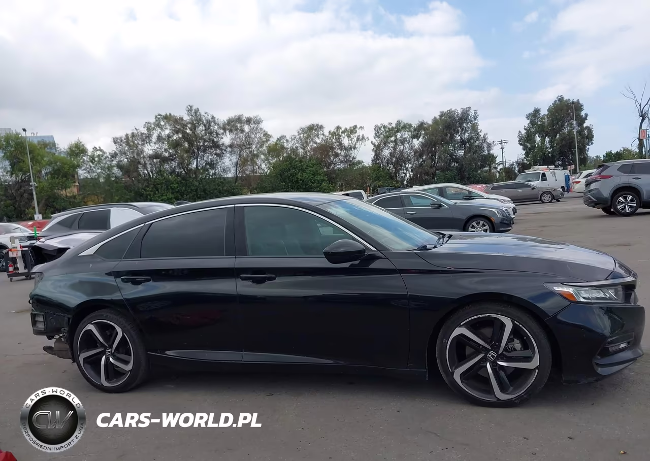 2018 Honda Accord Sport VIN:1HGCV1F32JA251850 - 14
