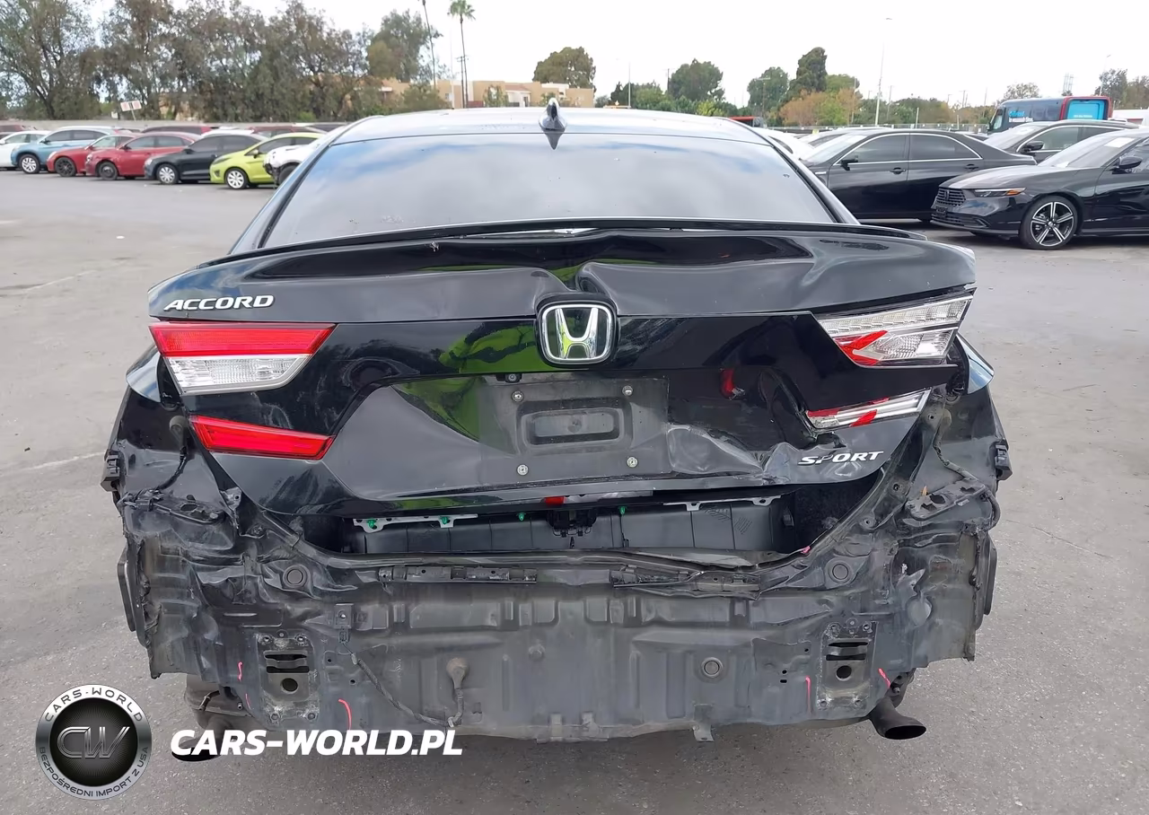 2018 Honda Accord Sport VIN:1HGCV1F32JA251850 - 17