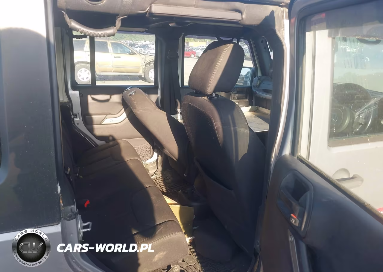 2015 Jeep Wrangler Unlimited Sport Rhd VIN:1C4BJWKG8FL733469 - 8