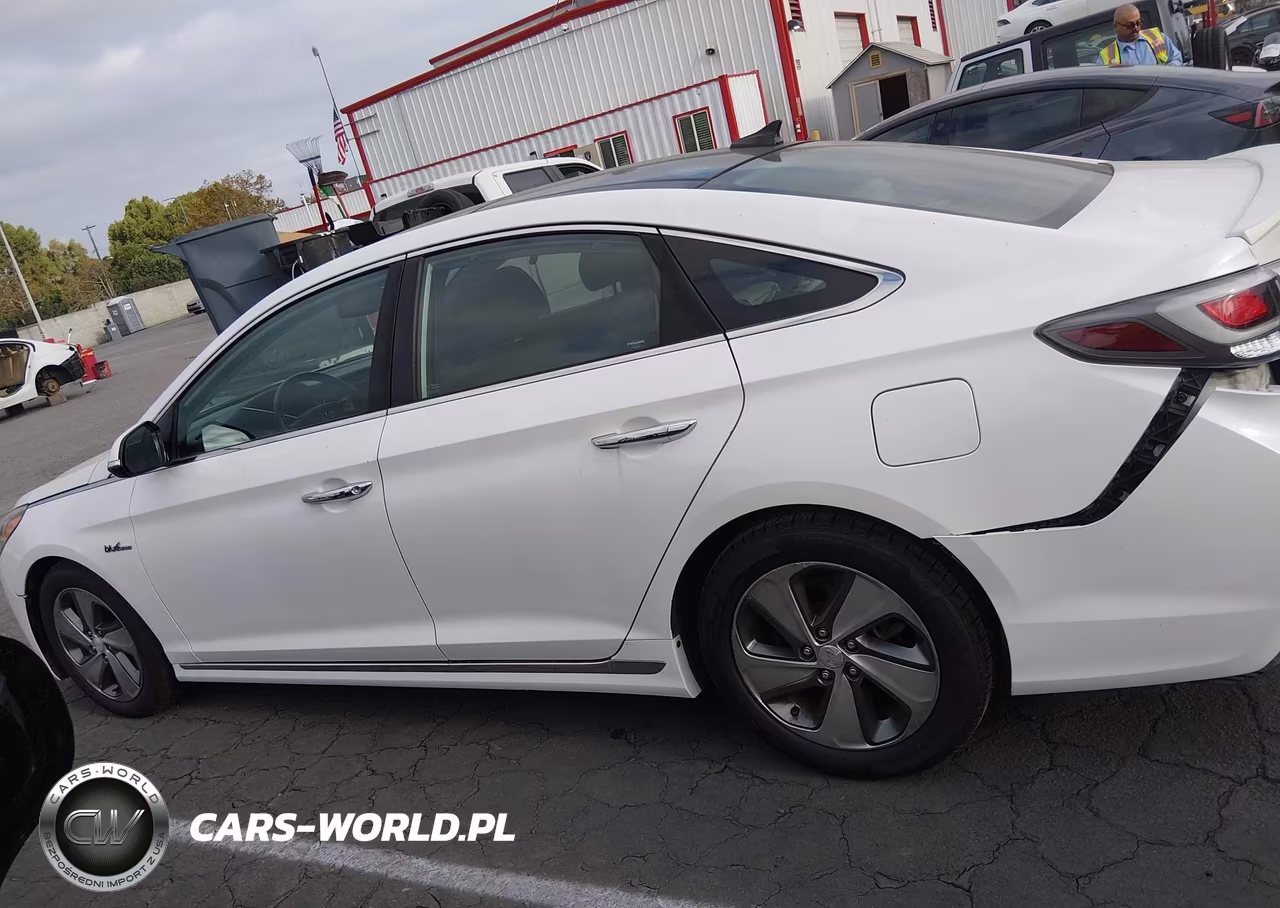 2016 Hyundai Sonata Hybrid Limited VIN:KMHE34L11GA030701 - 14