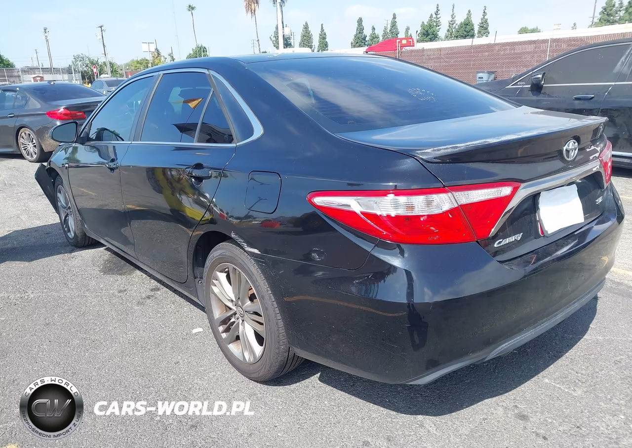 2016 Toyota Camry Se VIN:4T1BF1FK1GU192307 - 3