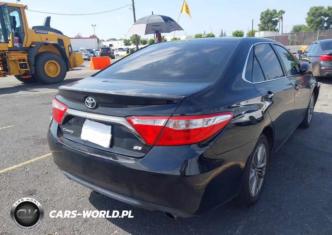 2016 Toyota Camry Se VIN:4T1BF1FK1GU192307 - 4