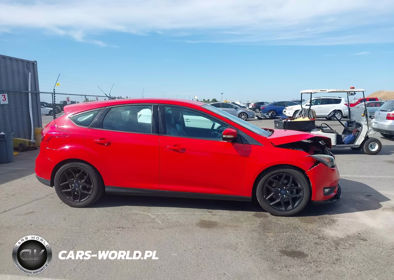 2016 Ford Focus Se VIN:1FADP3K24GL256251 - 13