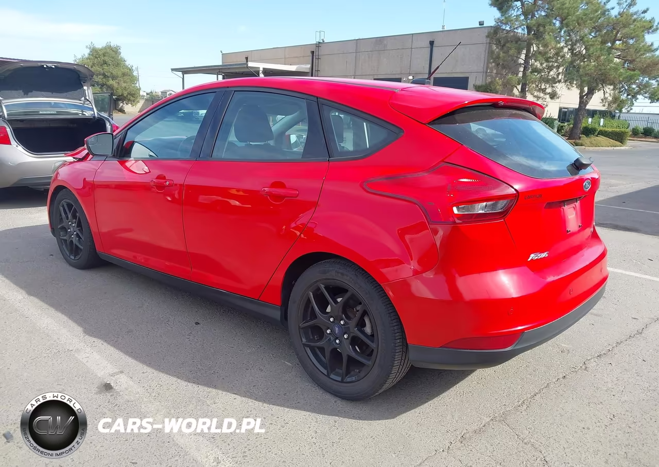 2016 Ford Focus Se VIN:1FADP3K24GL256251 - 3