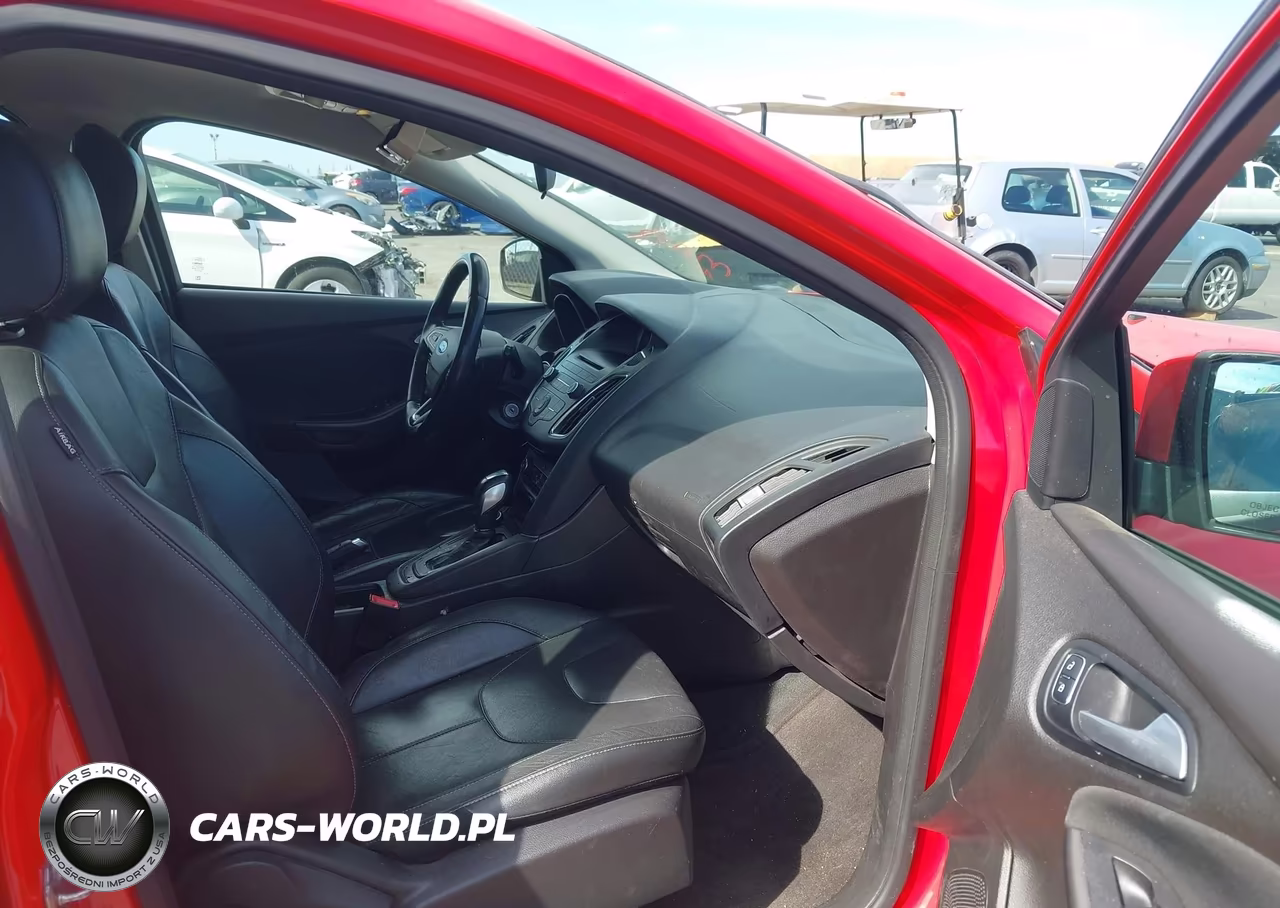 2016 Ford Focus Se VIN:1FADP3K24GL256251 - 5