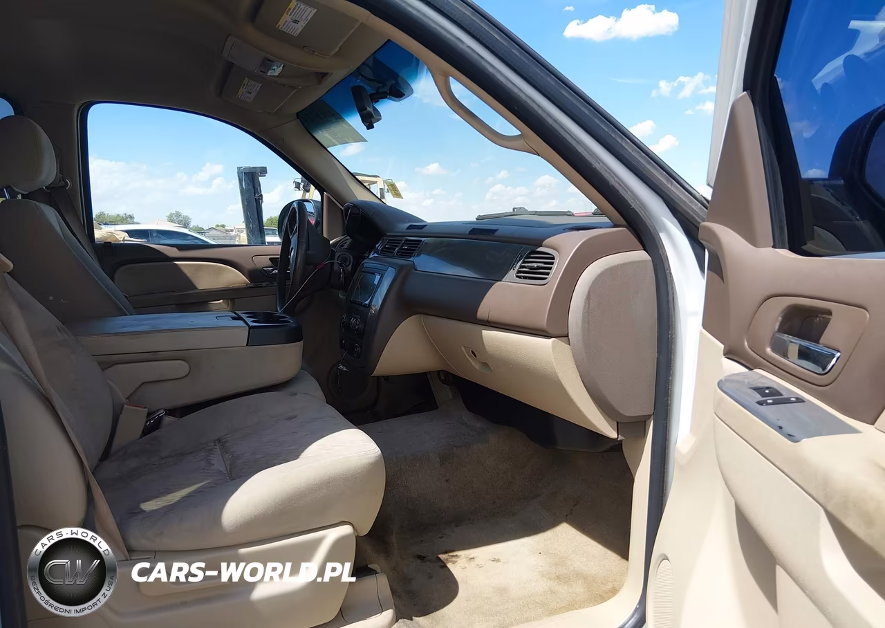 2010 Chevrolet Tahoe Ls VIN:1GNMCAE31AR226442 - 5