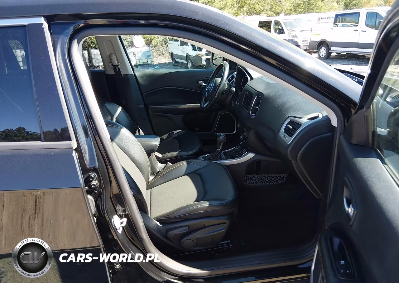 2020 Jeep Compass Latitude 4X4 VIN:3C4NJDBB1LT125959 - 5