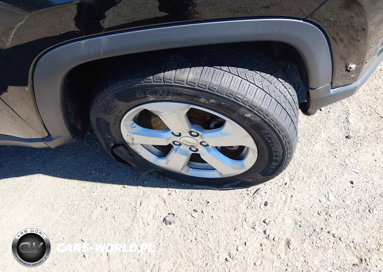 2020 Jeep Compass Latitude 4X4 VIN:3C4NJDBB1LT125959 - 6