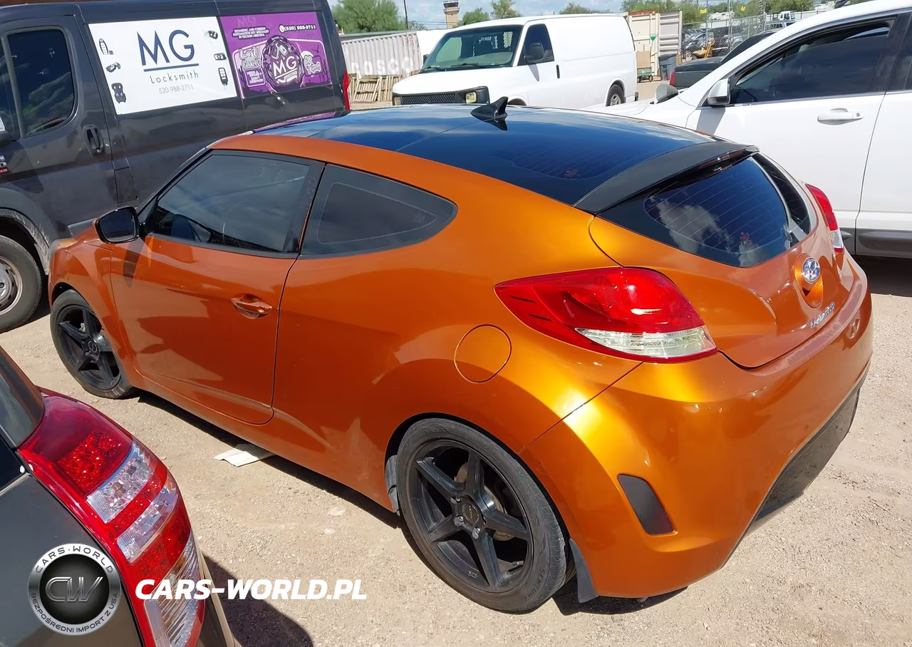2013 Hyundai Veloster Base W-Black VIN:KMHTC6AD5DU102414 - 3