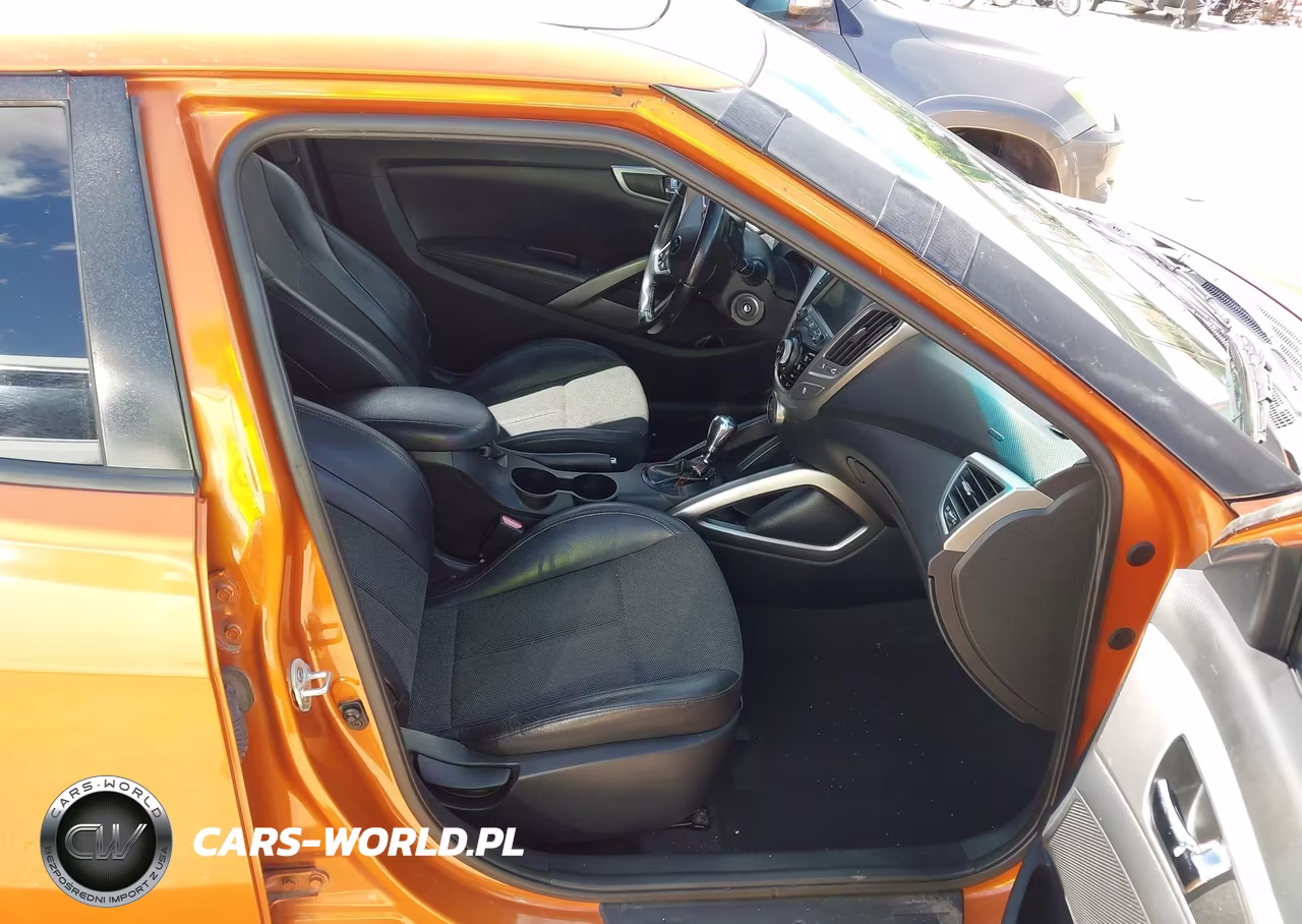 2013 Hyundai Veloster Base W-Black VIN:KMHTC6AD5DU102414 - 5