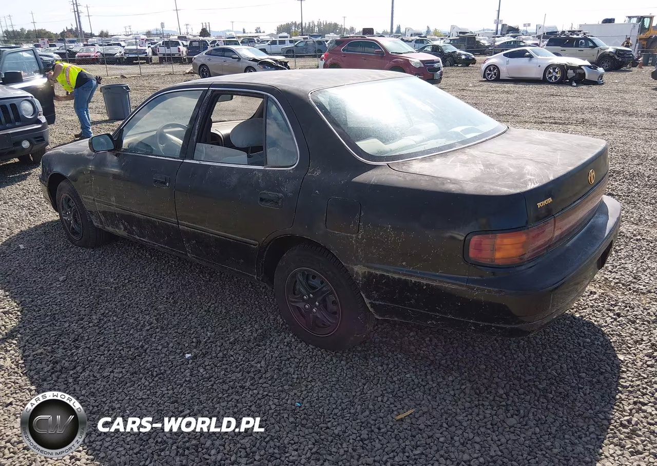 1994 Toyota Camry Le VIN:4T1SK12E1RU386950 - 3