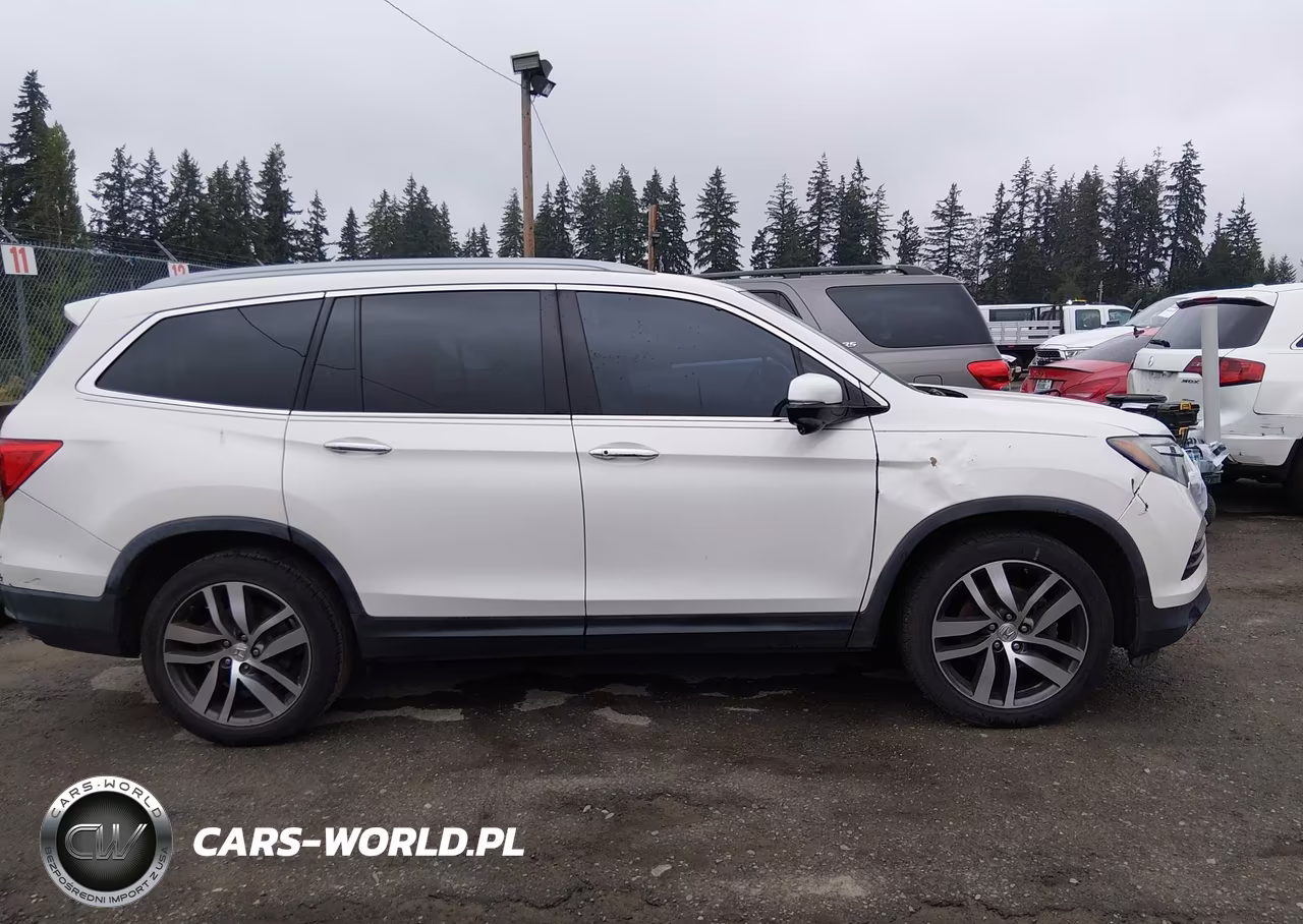 2016 Honda Pilot Touring VIN:5FNYF5H98GB034622 - 13