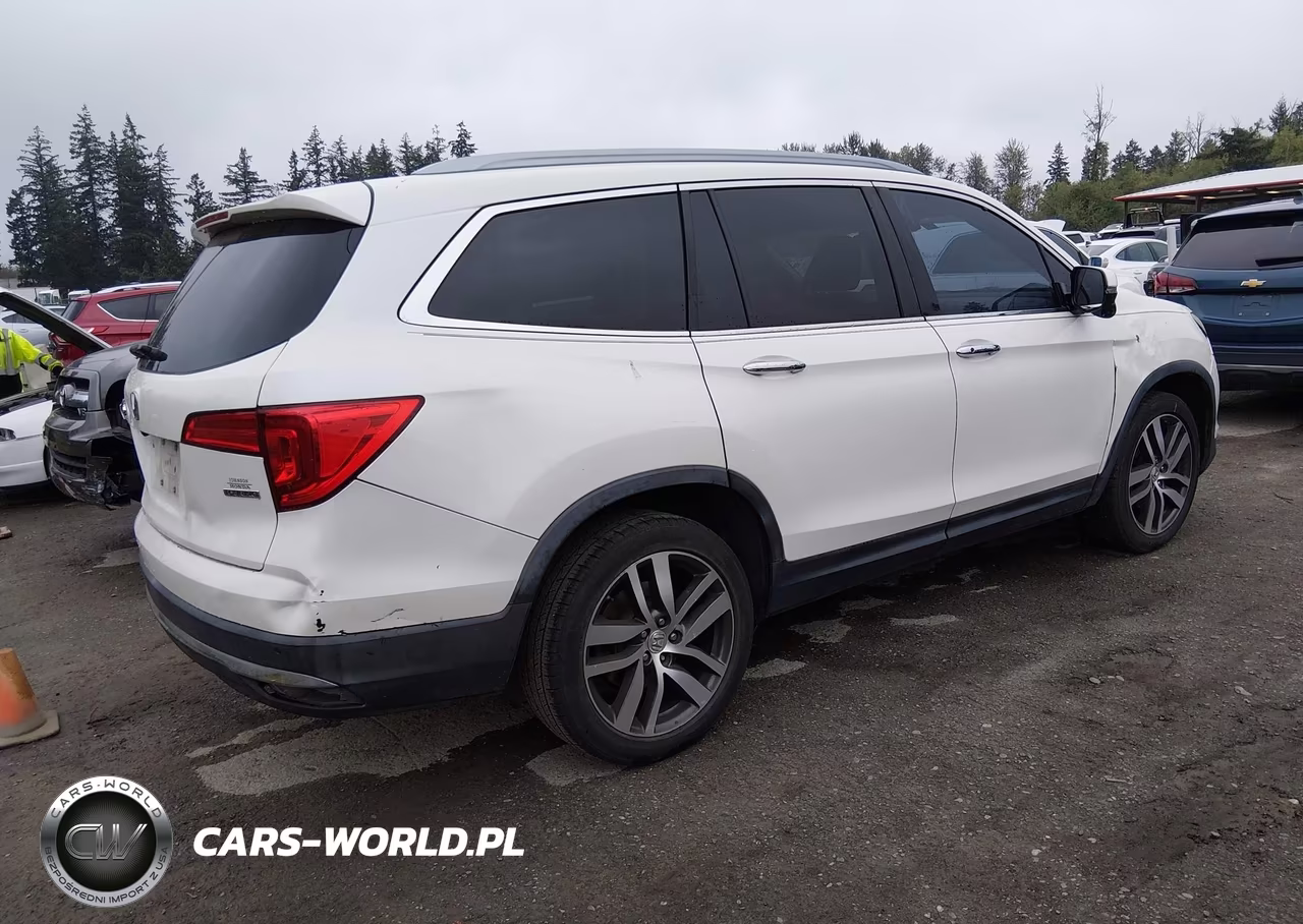 2016 Honda Pilot Touring VIN:5FNYF5H98GB034622 - 4